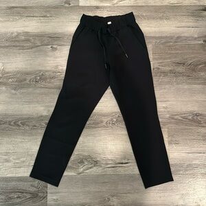Lululemon On the Fly Black *woven 7/8 Pant | Size 2